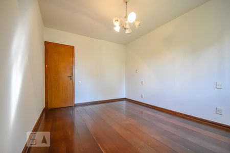 Apartamento à venda com 378m², 5 quartos e 4 vagas Apartamento à venda com 378m², 5 quartos e 4 vagasQuarto 1