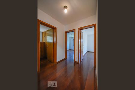 Apartamento à venda com 378m², 5 quartos e 4 vagas Apartamento à venda com 378m², 5 quartos e 4 vagasHall dos quartos 1 e 2