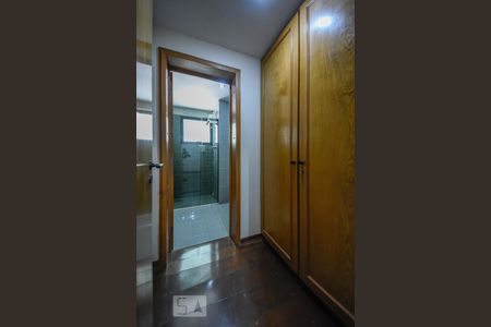 Apartamento à venda com 378m², 5 quartos e 4 vagas Apartamento à venda com 378m², 5 quartos e 4 vagasBanheiro