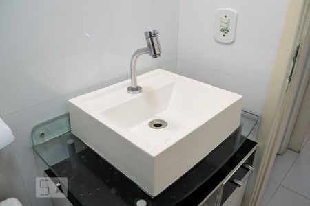 Apartamento à venda com 80m², 3 quartos e 1 vagaPIA BANHEIRO 2