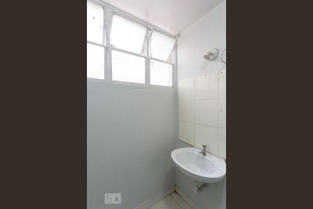 Banheiro de apartamento à venda com 1 quarto, 40m² em Bela Vista, Porto Alegre