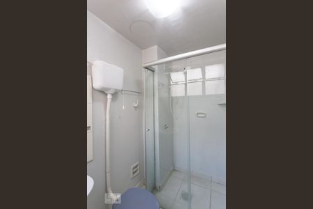Banheiro de apartamento à venda com 1 quarto, 40m² em Bela Vista, Porto Alegre