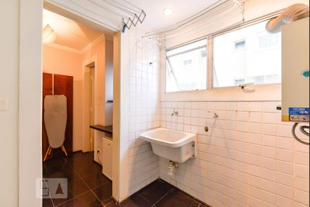 Area Serviço de apartamento para alugar com 2 quartos, 70m² em Pinheiros, São Paulo
