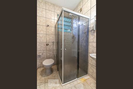 Banheiro de casa para alugar com 2 quartos, 65m² em Nova Vista, Belo Horizonte