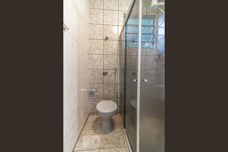 Banheiro de casa para alugar com 2 quartos, 65m² em Nova Vista, Belo Horizonte