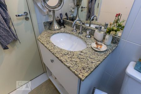 Banheiro de apartamento para alugar com 1 quarto, 35m² em Aclimação, São Paulo