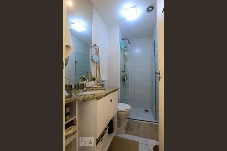 Banheiro de apartamento para alugar com 1 quarto, 35m² em Aclimação, São Paulo