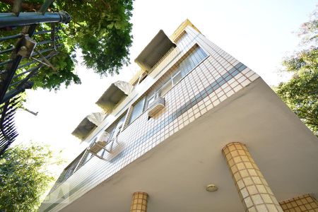 Apartamento à venda com 80m², 2 quartos e 1 vagaFachada