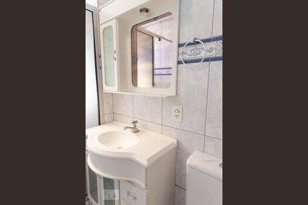 Banheiro de apartamento para alugar com 2 quartos, 40m² em Protásio Alves, Porto Alegre