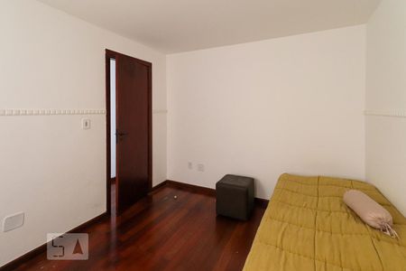 Apartamento à venda com 170m², 3 quartos e 2 vagas Apartamento à venda com 170m², 3 quartos e 2 vagasQuarto 1