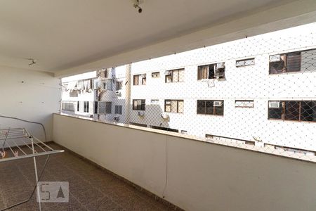 Apartamento à venda com 170m², 3 quartos e 2 vagas Apartamento à venda com 170m², 3 quartos e 2 vagasvaranda