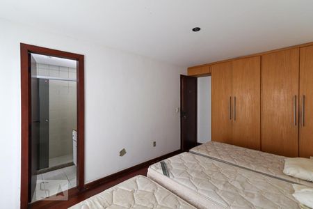 Apartamento à venda com 170m², 3 quartos e 2 vagas Apartamento à venda com 170m², 3 quartos e 2 vagasSuíte