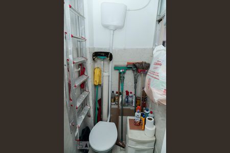 Apartamento à venda com 75m², 2 quartos e sem vagaBanheiro de Serviço