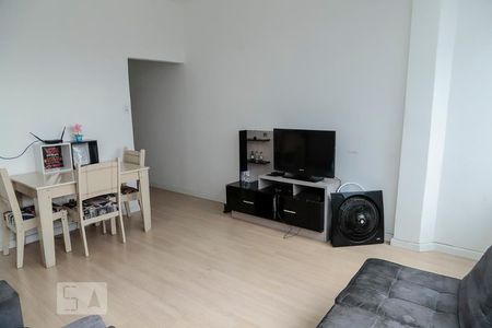 Apartamento à venda com 75m², 2 quartos e sem vagaSala