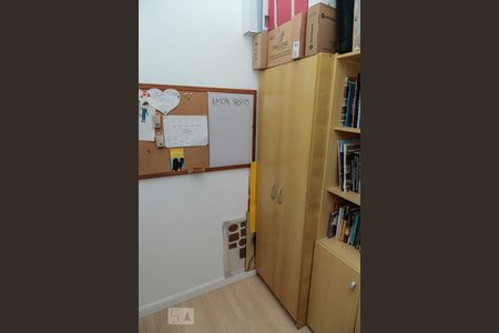 Apartamento à venda com 75m², 2 quartos e sem vagaQuarto de Serviço