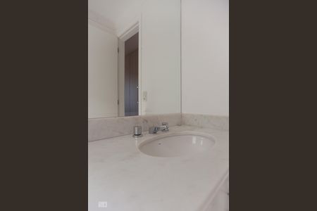 Apartamento à venda com 108m², 3 quartos e 3 vagasBanheiro da suíte 3