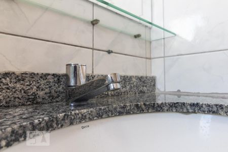 Banheiro de apartamento à venda com 1 quarto, 42m² em Nova Piraju, São Paulo