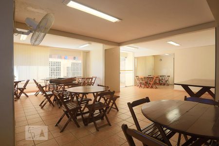 Apartamento para alugar com 54m², 2 quartos e 2 vagas Apartamento para alugar com 54m², 2 quartos e 2 vagasÁrea comum - Salão de festas