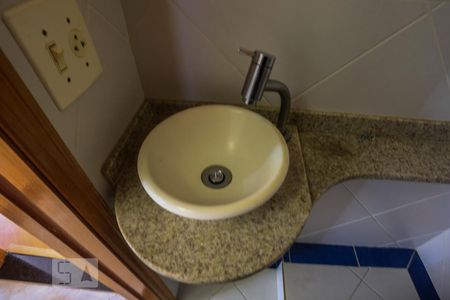 Banheiro de apartamento para alugar com 2 quartos, 54m² em Jardim Patente Novo, São Paulo