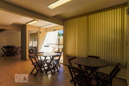Apartamento para alugar com 54m², 2 quartos e 2 vagas Apartamento para alugar com 54m², 2 quartos e 2 vagasÁrea comum - Salão de festas