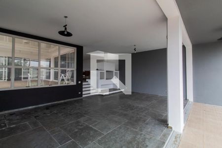 Sala de casa à venda com 5 quartos, 560m² em Vila Tramontano, São Paulo