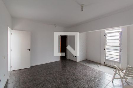 Casa à venda com 560m², 5 quartos e 4 vagasQuarto 1 - Suíte