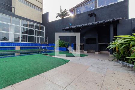 Quintal de casa à venda com 5 quartos, 560m² em Vila Tramontano, São Paulo