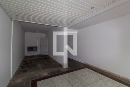 Casa à venda com 560m², 5 quartos e 4 vagasEntrada