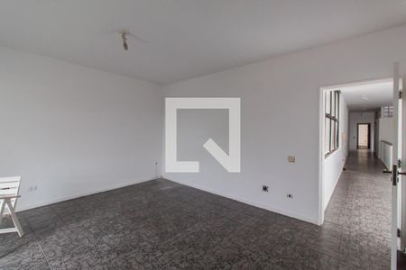 Casa à venda com 560m², 5 quartos e 4 vagasQuarto 1 - Suíte