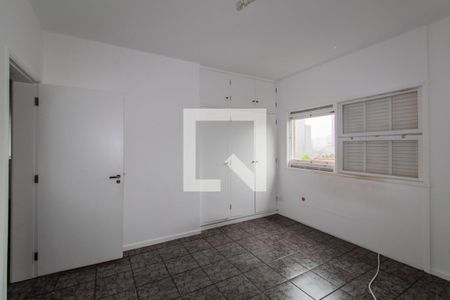 Casa à venda com 560m², 5 quartos e 4 vagasQuarto 4 - Suíte