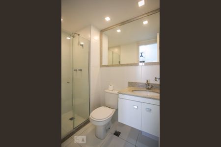 Apartamento para alugar com 72m², 2 quartos e 1 vaga Apartamento para alugar com 72m², 2 quartos e 1 vagaBanheiro social
