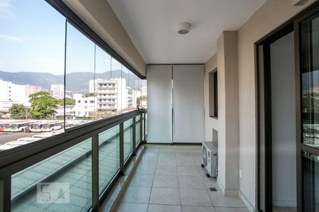 Apartamento para alugar com 72m², 2 quartos e 1 vaga Apartamento para alugar com 72m², 2 quartos e 1 vagaVaranda sala