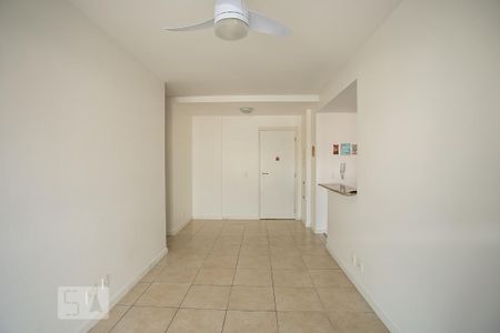Apartamento para alugar com 72m², 2 quartos e 1 vaga Apartamento para alugar com 72m², 2 quartos e 1 vagaSala