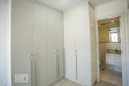Armário suíte de apartamento para alugar com 2 quartos, 72m² em Grajaú, Rio de Janeiro