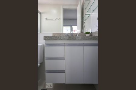 Studio para alugar com 35m², 1 quarto e 1 vaga Studio para alugar com 35m², 1 quarto e 1 vagaBanheiro