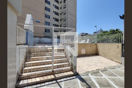 Apartamento à venda com 65m², 2 quartos e 1 vaga Apartamento à venda com 65m², 2 quartos e 1 vagaÁrea comum - Piscina