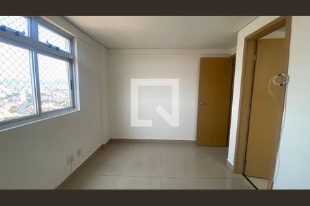 Quarto Suíte de apartamento à venda com 2 quartos, 120m² em Carlos Prates, Belo Horizonte