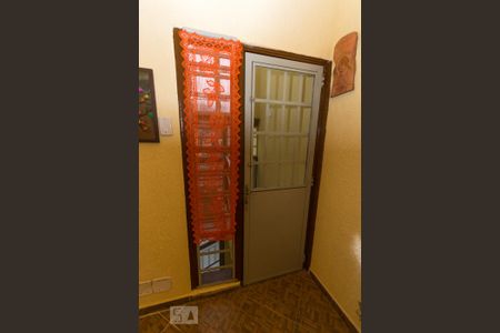 Casa para alugar com 85m², 2 quartos e sem vaga Casa para alugar com 85m², 2 quartos e sem vagaJanela da sala de tv