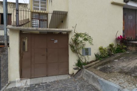 Casa para alugar com 85m², 2 quartos e sem vaga Casa para alugar com 85m², 2 quartos e sem vagaFachada
