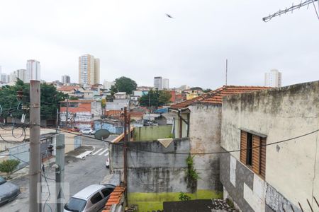 Casa para alugar com 85m², 2 quartos e sem vaga Casa para alugar com 85m², 2 quartos e sem vagaVista da janela do quarto 2