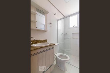 Banheiro de apartamento para alugar com 2 quartos, 67m² em Campestre, Santo André