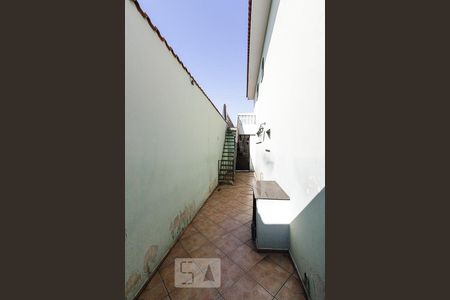 Casa à venda com 220m², 3 quartos e 2 vagasCorredor