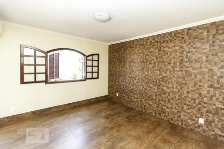 Casa à venda com 220m², 3 quartos e 2 vagasSuite