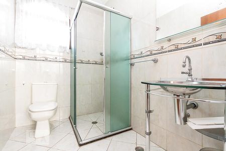 Casa à venda com 220m², 3 quartos e 2 vagasBanheiro