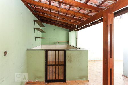 Casa à venda com 220m², 3 quartos e 2 vagasÁrea de Serviço