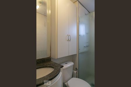 Banheiro  de apartamento à venda com 3 quartos, 70m² em Vila Gumercindo, São Paulo
