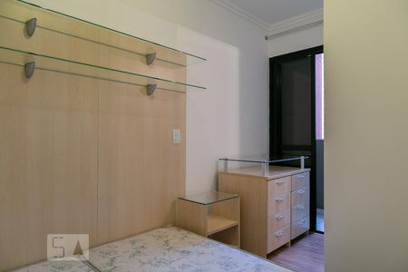 Suíte de apartamento à venda com 3 quartos, 70m² em Vila Gumercindo, São Paulo