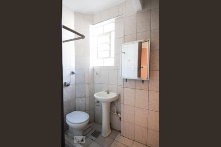 Banheiro de kitnet/studio à venda com 1 quarto, 31m² em Centro Histórico, Porto Alegre