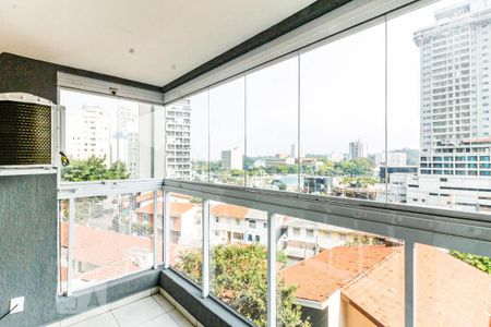 Studio para alugar com 32m², 1 quarto e 1 vaga Studio para alugar com 32m², 1 quarto e 1 vagaVaranda