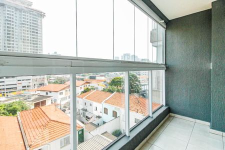 Studio para alugar com 32m², 1 quarto e 1 vaga Studio para alugar com 32m², 1 quarto e 1 vagaVaranda
